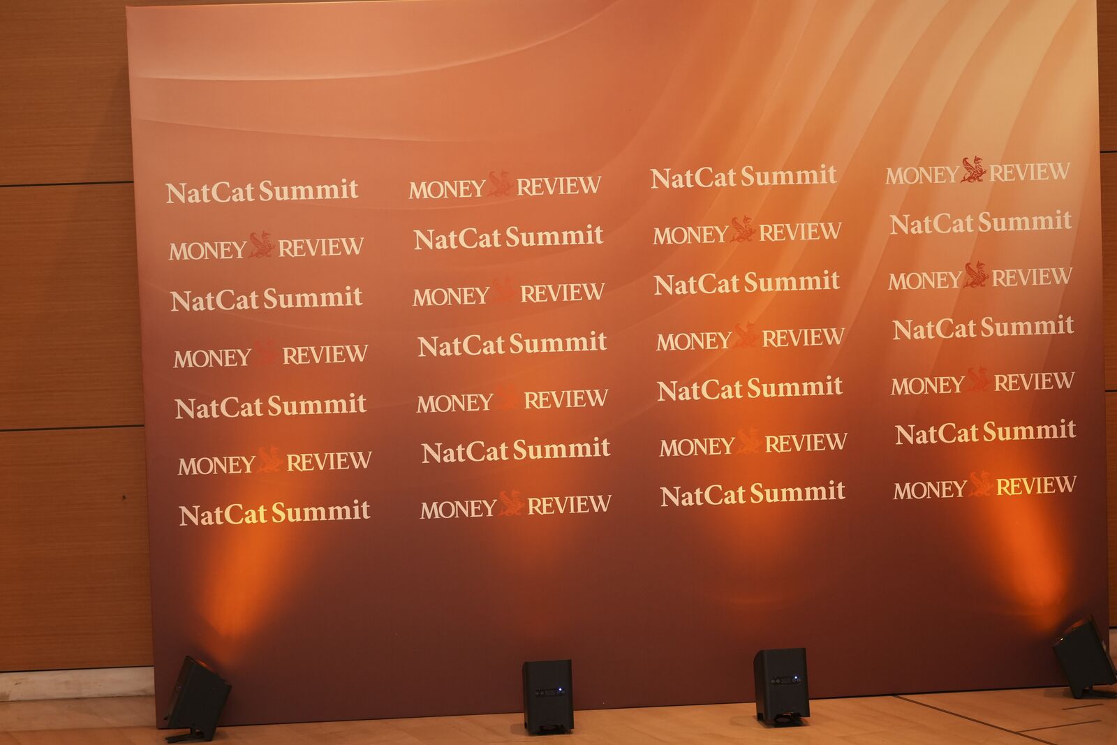 Το backdrop του πρώτου NatCat Summit, Μέγαρο Μουσικής Αθηνών, 2025